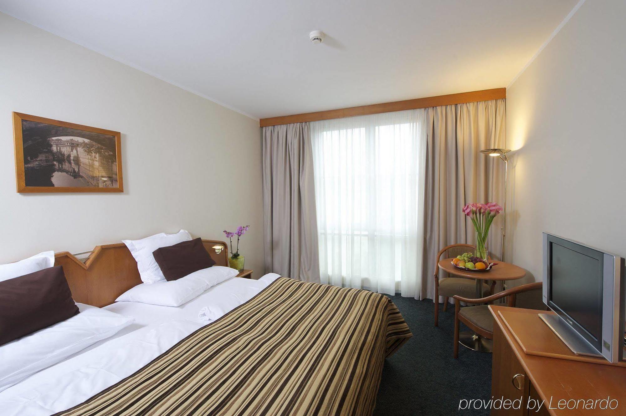 Hotel Plaza - Czech - Czech Leading